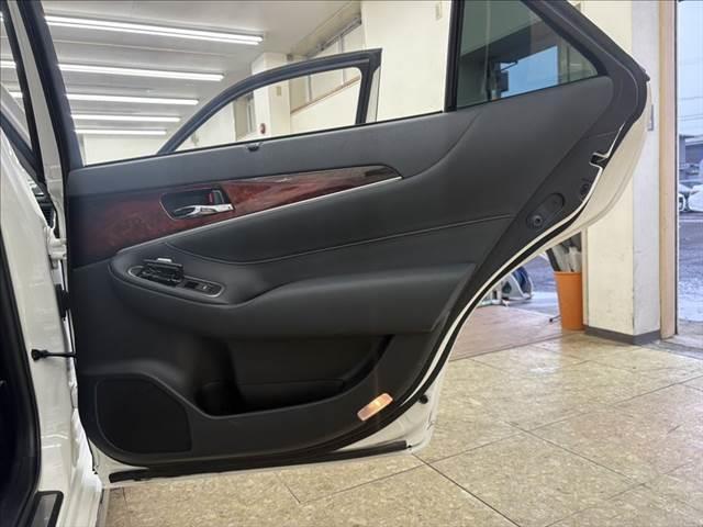 クラウンマジェスタ マジェスタ Fバージョン 禁煙車 全方位カメラ 純正OP18インチAW 黒革シート レーダークルーズコントロール シートヒーター ベンチレーション 純正ナビ フルセグTV ETC LEDヘッドランプ クリアランスソナー(56枚目)