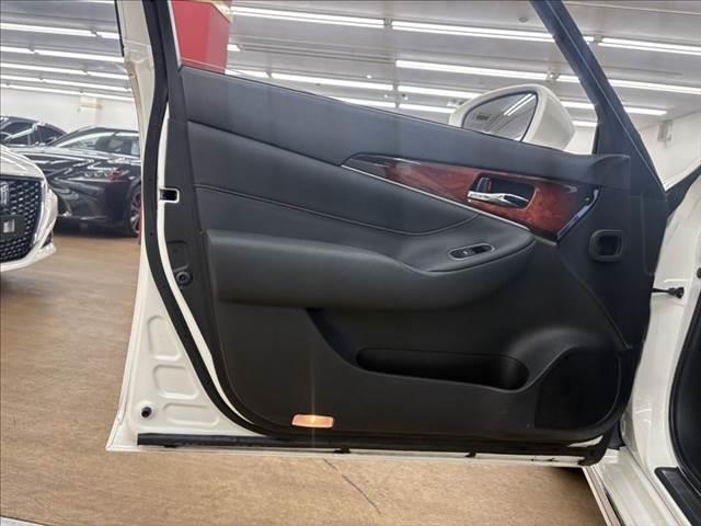 クラウンマジェスタ マジェスタ Fバージョン 禁煙車 全方位カメラ 純正OP18インチAW 黒革シート レーダークルーズコントロール シートヒーター ベンチレーション 純正ナビ フルセグTV ETC LEDヘッドランプ クリアランスソナー(59枚目)