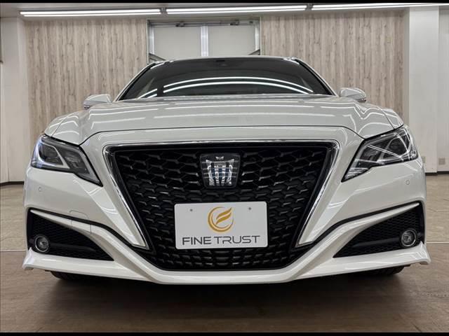 クラウンハイブリッド Ｓ　Ｃパッケージ　禁煙車　純正ＳＤナビ　バックカメラ　衝突軽減ブレーキ　Ｂｌｕｅｔｏｏｔｈ対応　ブラインドスポットモニター　レーダークルーズコントロール　クリアランスソナー　シートヒーター　ＥＴＣ　ＬＥＤヘッドライト（14枚目）