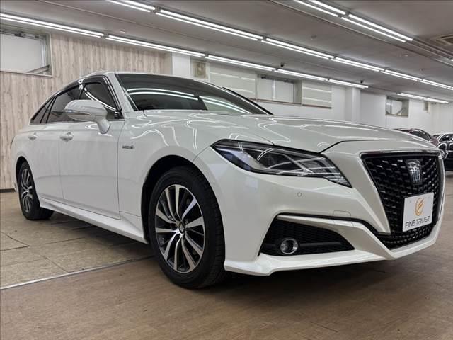 クラウンハイブリッド Ｓ　Ｃパッケージ　禁煙車　純正ＳＤナビ　バックカメラ　衝突軽減ブレーキ　Ｂｌｕｅｔｏｏｔｈ対応　ブラインドスポットモニター　レーダークルーズコントロール　クリアランスソナー　シートヒーター　ＥＴＣ　ＬＥＤヘッドライト（15枚目）