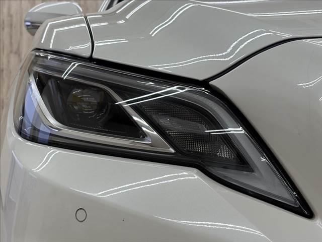 クラウンハイブリッド Ｓ　Ｃパッケージ　禁煙車　純正ＳＤナビ　バックカメラ　衝突軽減ブレーキ　Ｂｌｕｅｔｏｏｔｈ対応　ブラインドスポットモニター　レーダークルーズコントロール　クリアランスソナー　シートヒーター　ＥＴＣ　ＬＥＤヘッドライト（23枚目）