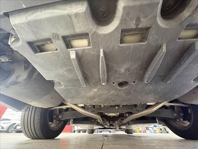 クラウンハイブリッド Ｓ　Ｃパッケージ　禁煙車　純正ＳＤナビ　バックカメラ　衝突軽減ブレーキ　Ｂｌｕｅｔｏｏｔｈ対応　ブラインドスポットモニター　レーダークルーズコントロール　クリアランスソナー　シートヒーター　ＥＴＣ　ＬＥＤヘッドライト（34枚目）