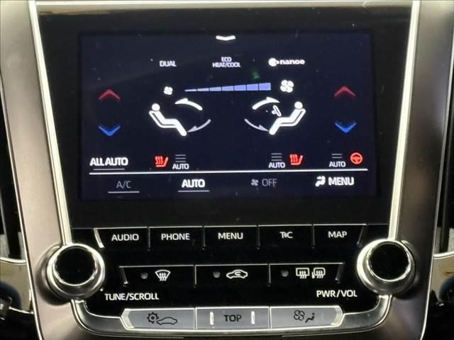 クラウンハイブリッド Ｓ　Ｃパッケージ　禁煙車　純正ＳＤナビ　バックカメラ　衝突軽減ブレーキ　Ｂｌｕｅｔｏｏｔｈ対応　ブラインドスポットモニター　レーダークルーズコントロール　クリアランスソナー　シートヒーター　ＥＴＣ　ＬＥＤヘッドライト（37枚目）