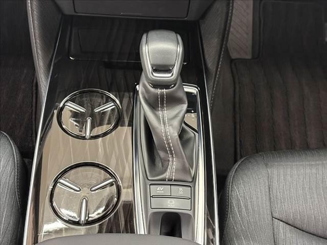 クラウンハイブリッド Ｓ　Ｃパッケージ　禁煙車　純正ＳＤナビ　バックカメラ　衝突軽減ブレーキ　Ｂｌｕｅｔｏｏｔｈ対応　ブラインドスポットモニター　レーダークルーズコントロール　クリアランスソナー　シートヒーター　ＥＴＣ　ＬＥＤヘッドライト（38枚目）