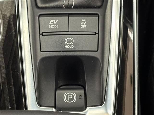 クラウンハイブリッド Ｓ　Ｃパッケージ　禁煙車　純正ＳＤナビ　バックカメラ　衝突軽減ブレーキ　Ｂｌｕｅｔｏｏｔｈ対応　ブラインドスポットモニター　レーダークルーズコントロール　クリアランスソナー　シートヒーター　ＥＴＣ　ＬＥＤヘッドライト（46枚目）