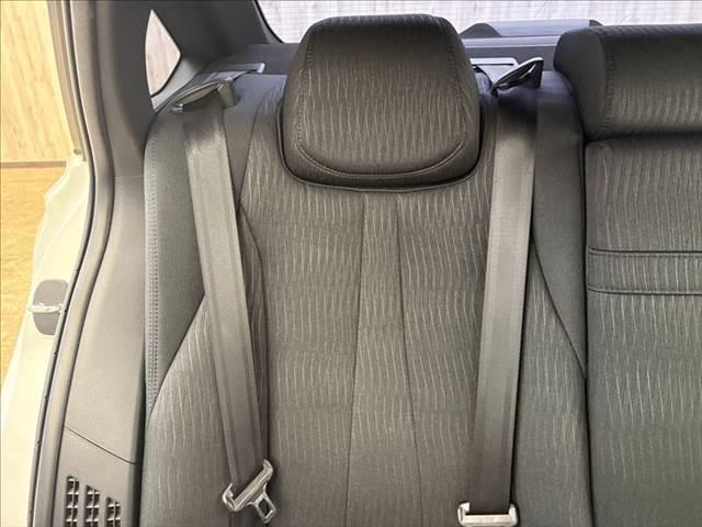 クラウンハイブリッド Ｓ　Ｃパッケージ　禁煙車　純正ＳＤナビ　バックカメラ　衝突軽減ブレーキ　Ｂｌｕｅｔｏｏｔｈ対応　ブラインドスポットモニター　レーダークルーズコントロール　クリアランスソナー　シートヒーター　ＥＴＣ　ＬＥＤヘッドライト（53枚目）