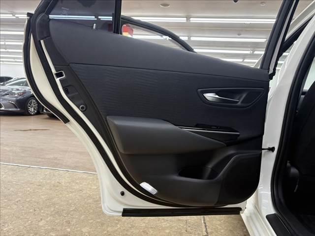 クラウンハイブリッド Ｓ　Ｃパッケージ　禁煙車　純正ＳＤナビ　バックカメラ　衝突軽減ブレーキ　Ｂｌｕｅｔｏｏｔｈ対応　ブラインドスポットモニター　レーダークルーズコントロール　クリアランスソナー　シートヒーター　ＥＴＣ　ＬＥＤヘッドライト（58枚目）