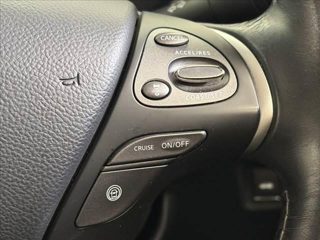 フーガ ３７０ＶＩＰ　純正メモリーナビ　アラウンドビューモニター　本革シート　シートエアコン　衝突軽減ブレーキ　クルーズコントロール　クリアランスソナー　フルセグＴＶ　Ｂｌｕｅｔｏｏｔｈ　ＬＥＤヘッドライト　禁煙車　ＥＴＣ（43枚目）