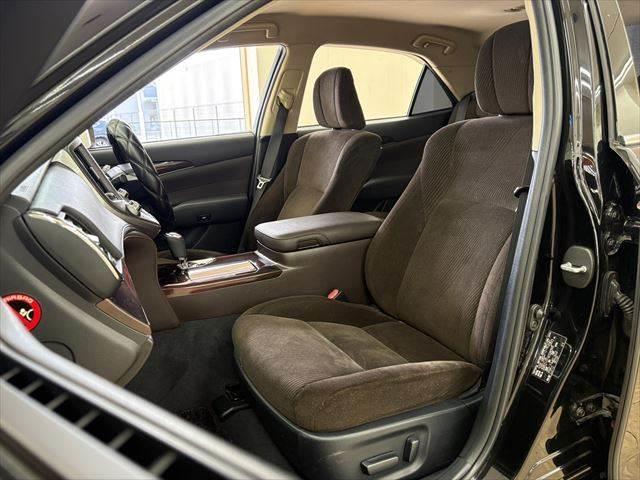 クラウンハイブリッド ロイヤルサルーン 純正HDDナビ バックカメラ フルセグTV HIDヘッドライト シートヒーター クルーズコントロール パワーシート Bluetooth ETC MTモード付 純正16インチアルミホイール USBポート(35枚目)