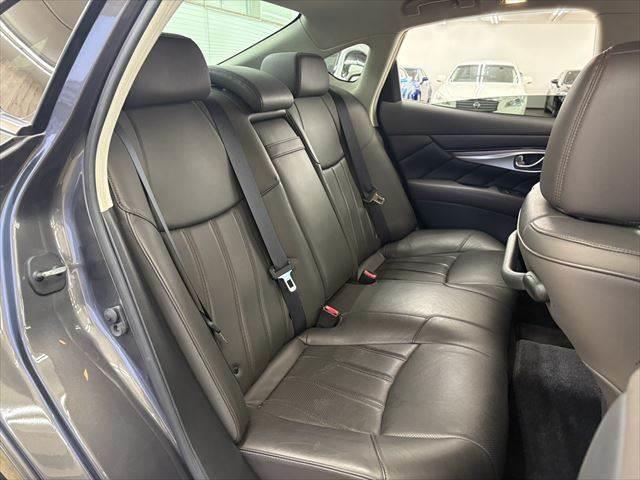 ☆運転席側２列目シート