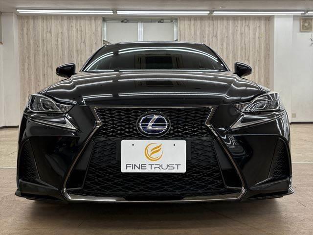 当社自慢のお車です。装備・機関系チェック済み♪横にこの車のセールスポイントを、写真と説明でアピールしてあります♪まずはご覧になってください。