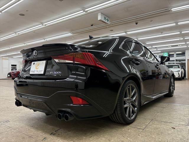 徹底した機関系チェック、入庫点検を行い、納車前は法定整備を実施しております。ご安心ください！！