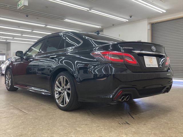 店舗敷地内に駐車スペースもございます。お車でのご来場をお考えの方はご安心ください♪