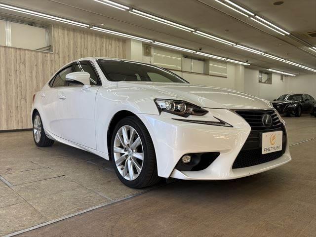 ＩＳ ＩＳ３００ｈ　サンルーフ　禁煙車　純正ＳＤナビ　バックカメラ　ハーフレザーシート　ＬＥＤヘッドライト　フルセグ　衝突軽減ブレーキ　Ｂｌｕｅｔｏｏｔｈ　ＥＴＣ２．０　ミュージックサーバー　レーダークルーズコントロール（16枚目）