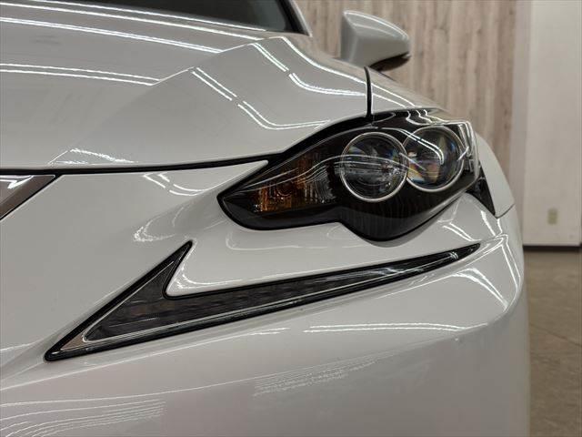 ＩＳ ＩＳ３００ｈ　サンルーフ　禁煙車　純正ＳＤナビ　バックカメラ　ハーフレザーシート　ＬＥＤヘッドライト　フルセグ　衝突軽減ブレーキ　Ｂｌｕｅｔｏｏｔｈ　ＥＴＣ２．０　ミュージックサーバー　レーダークルーズコントロール（22枚目）