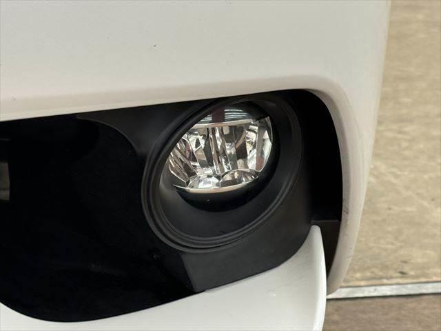 ＩＳ ＩＳ３００ｈ　サンルーフ　禁煙車　純正ＳＤナビ　バックカメラ　ハーフレザーシート　ＬＥＤヘッドライト　フルセグ　衝突軽減ブレーキ　Ｂｌｕｅｔｏｏｔｈ　ＥＴＣ２．０　ミュージックサーバー　レーダークルーズコントロール（23枚目）