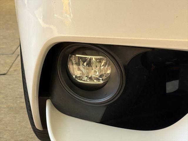 ＩＳ ＩＳ３００ｈ　サンルーフ　禁煙車　純正ＳＤナビ　バックカメラ　ハーフレザーシート　ＬＥＤヘッドライト　フルセグ　衝突軽減ブレーキ　Ｂｌｕｅｔｏｏｔｈ　ＥＴＣ２．０　ミュージックサーバー　レーダークルーズコントロール（25枚目）