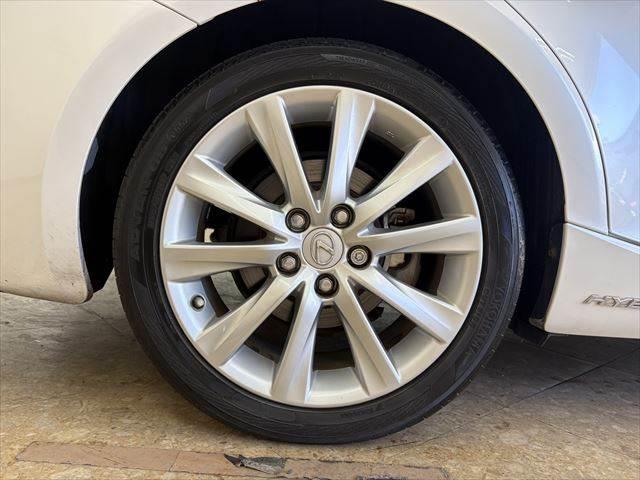 ＩＳ ＩＳ３００ｈ　サンルーフ　禁煙車　純正ＳＤナビ　バックカメラ　ハーフレザーシート　ＬＥＤヘッドライト　フルセグ　衝突軽減ブレーキ　Ｂｌｕｅｔｏｏｔｈ　ＥＴＣ２．０　ミュージックサーバー　レーダークルーズコントロール（28枚目）