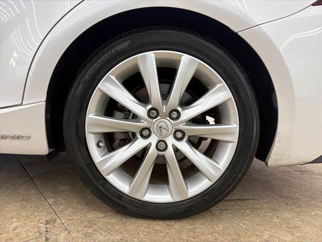 ＩＳ ＩＳ３００ｈ　サンルーフ　禁煙車　純正ＳＤナビ　バックカメラ　ハーフレザーシート　ＬＥＤヘッドライト　フルセグ　衝突軽減ブレーキ　Ｂｌｕｅｔｏｏｔｈ　ＥＴＣ２．０　ミュージックサーバー　レーダークルーズコントロール（29枚目）