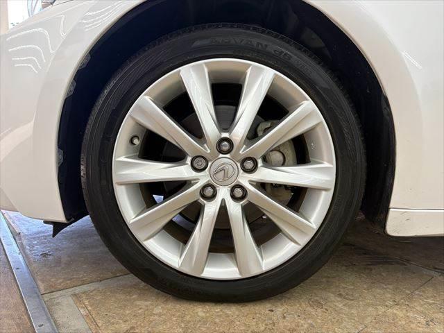 ＩＳ ＩＳ３００ｈ　サンルーフ　禁煙車　純正ＳＤナビ　バックカメラ　ハーフレザーシート　ＬＥＤヘッドライト　フルセグ　衝突軽減ブレーキ　Ｂｌｕｅｔｏｏｔｈ　ＥＴＣ２．０　ミュージックサーバー　レーダークルーズコントロール（30枚目）