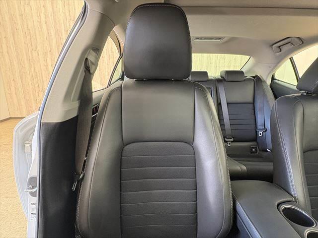 ＩＳ ＩＳ３００ｈ　サンルーフ　禁煙車　純正ＳＤナビ　バックカメラ　ハーフレザーシート　ＬＥＤヘッドライト　フルセグ　衝突軽減ブレーキ　Ｂｌｕｅｔｏｏｔｈ　ＥＴＣ２．０　ミュージックサーバー　レーダークルーズコントロール（55枚目）