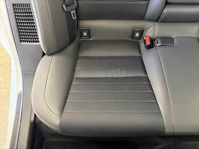 ＩＳ ＩＳ３００ｈ　サンルーフ　禁煙車　純正ＳＤナビ　バックカメラ　ハーフレザーシート　ＬＥＤヘッドライト　フルセグ　衝突軽減ブレーキ　Ｂｌｕｅｔｏｏｔｈ　ＥＴＣ２．０　ミュージックサーバー　レーダークルーズコントロール（59枚目）