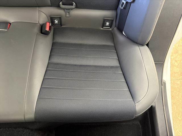 ＩＳ ＩＳ３００ｈ　サンルーフ　禁煙車　純正ＳＤナビ　バックカメラ　ハーフレザーシート　ＬＥＤヘッドライト　フルセグ　衝突軽減ブレーキ　Ｂｌｕｅｔｏｏｔｈ　ＥＴＣ２．０　ミュージックサーバー　レーダークルーズコントロール（65枚目）