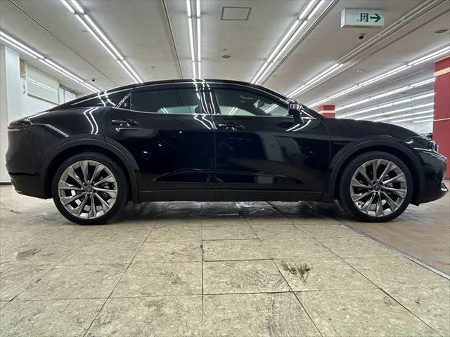 クラウンクロスオーバー Ｇアドバンスド・レザーパッケージ　４ＷＤ　レーダークルーズコントロール　衝突軽減ブレーキ　Ｂｌｕｅｔｏｏｔｈ　フルセグＴＶ　全周囲カメラ　ＨＵＤ　デジタルインナーミラー　本革シート　シートヒーター　シートエアコン　電動リアゲート（17枚目）