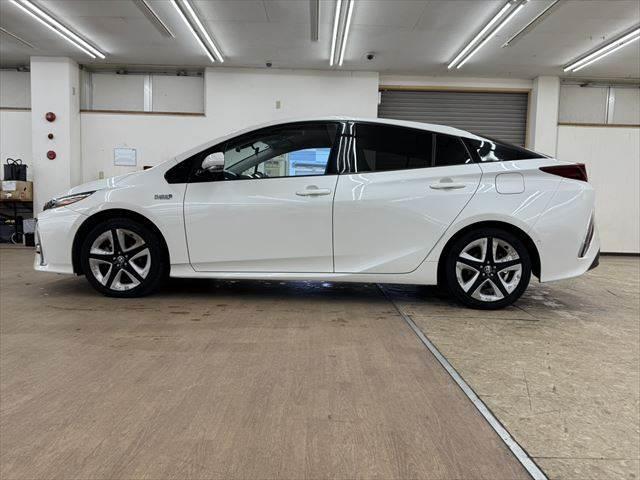 プリウスPHV A 禁煙車 純正11.6インチナビ フルセグTV 寒冷地仕様 純正OP17インチAW レーダークルーズコントロール 衝突軽減ブレーキ Bluetooth バックカメラ シートヒーター コーナーセンサー(21枚目)