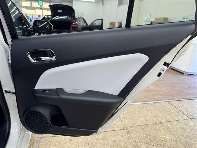 プリウスPHV A 禁煙車 純正11.6インチナビ フルセグTV 寒冷地仕様 純正OP17インチAW レーダークルーズコントロール 衝突軽減ブレーキ Bluetooth バックカメラ シートヒーター コーナーセンサー(52枚目)