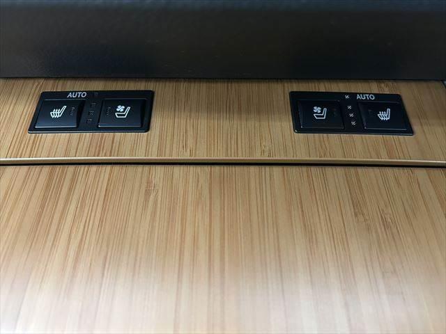 ＧＳ ＧＳ４５０ｈ　バージョンＬ　ＬＥＤヘッドライト　本革シート　レーダークルーズコントロール　ステアリングヒーター　ＨＵＤ　純正ＳＤナビ　Ｂｌｕｅｔｏｏｔｈ　フルセグＴＶ　衝突軽減ブレーキ　バックカメラ　電動リアゲート　パワーシート（8枚目）