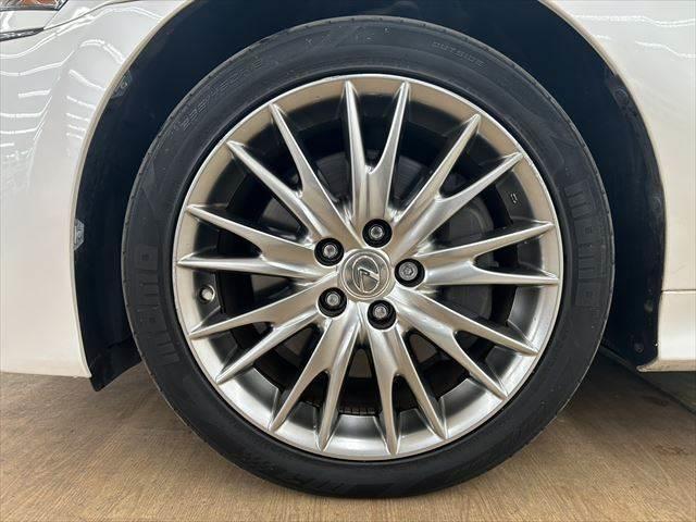 ＧＳ ＧＳ４５０ｈ　バージョンＬ　ＬＥＤヘッドライト　本革シート　レーダークルーズコントロール　ステアリングヒーター　ＨＵＤ　純正ＳＤナビ　Ｂｌｕｅｔｏｏｔｈ　フルセグＴＶ　衝突軽減ブレーキ　バックカメラ　電動リアゲート　パワーシート（31枚目）