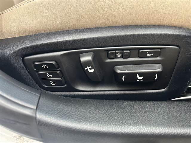 ＧＳ ＧＳ４５０ｈ　バージョンＬ　ＬＥＤヘッドライト　本革シート　レーダークルーズコントロール　ステアリングヒーター　ＨＵＤ　純正ＳＤナビ　Ｂｌｕｅｔｏｏｔｈ　フルセグＴＶ　衝突軽減ブレーキ　バックカメラ　電動リアゲート　パワーシート（46枚目）