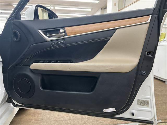 ＧＳ ＧＳ４５０ｈ　バージョンＬ　ＬＥＤヘッドライト　本革シート　レーダークルーズコントロール　ステアリングヒーター　ＨＵＤ　純正ＳＤナビ　Ｂｌｕｅｔｏｏｔｈ　フルセグＴＶ　衝突軽減ブレーキ　バックカメラ　電動リアゲート　パワーシート（51枚目）