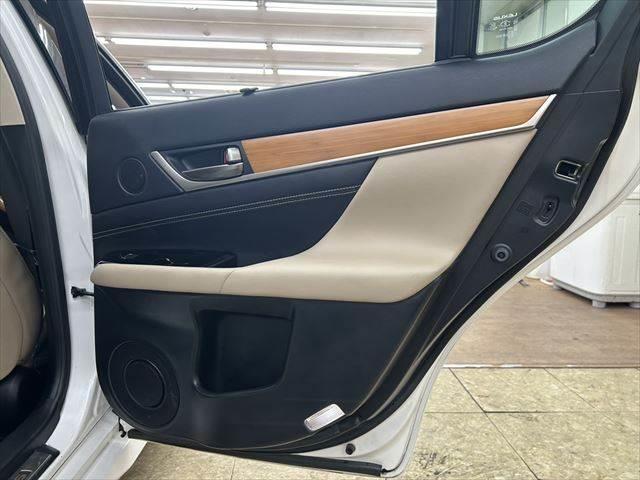 ＧＳ ＧＳ４５０ｈ　バージョンＬ　ＬＥＤヘッドライト　本革シート　レーダークルーズコントロール　ステアリングヒーター　ＨＵＤ　純正ＳＤナビ　Ｂｌｕｅｔｏｏｔｈ　フルセグＴＶ　衝突軽減ブレーキ　バックカメラ　電動リアゲート　パワーシート（54枚目）