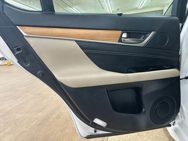 ＧＳ ＧＳ４５０ｈ　バージョンＬ　ＬＥＤヘッドライト　本革シート　レーダークルーズコントロール　ステアリングヒーター　ＨＵＤ　純正ＳＤナビ　Ｂｌｕｅｔｏｏｔｈ　フルセグＴＶ　衝突軽減ブレーキ　バックカメラ　電動リアゲート　パワーシート（60枚目）