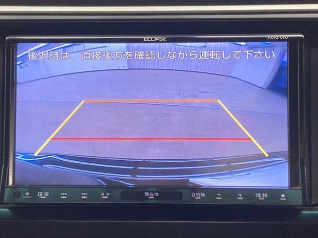 カムリ ハイブリッド　禁煙車　バックカメラ　メモリーナビ　ＨＩＤヘッドライト　ＵＳＢポート　フルセグＴＶ　スマートキー　アイドリングストップ　横滑り防止装置　電動格納ミラー　ＥＴＣ　１７インチアルミホイール（6枚目）