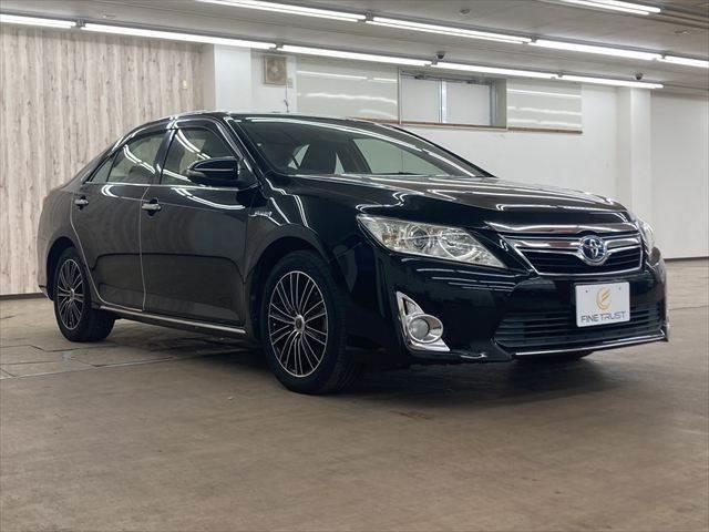 カムリ ハイブリッド　禁煙車　バックカメラ　メモリーナビ　ＨＩＤヘッドライト　ＵＳＢポート　フルセグＴＶ　スマートキー　アイドリングストップ　横滑り防止装置　電動格納ミラー　ＥＴＣ　１７インチアルミホイール（16枚目）