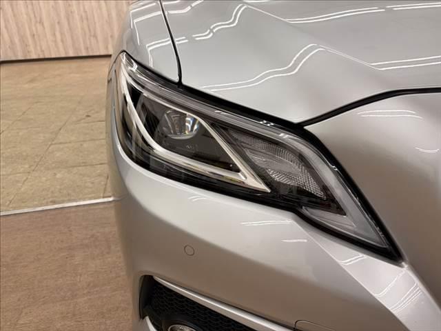 クラウンハイブリッド Ｓ　Ｃパッケージ　純正ＳＤナビ　バックカメラ　ヘッドアップディスプレイ　ＬＥＤライト　レーダークルーズコントロール　シートヒーター　衝突軽減ブレーキ　ブラインドスポットモニター　ブルーレイ再生　フルセグ　パワーシート（26枚目）