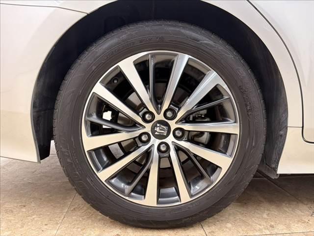 クラウンハイブリッド Ｓ　Ｃパッケージ　純正ＳＤナビ　バックカメラ　ヘッドアップディスプレイ　ＬＥＤライト　レーダークルーズコントロール　シートヒーター　衝突軽減ブレーキ　ブラインドスポットモニター　ブルーレイ再生　フルセグ　パワーシート（29枚目）