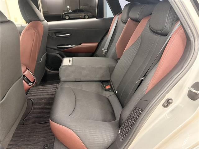 クラウンハイブリッド Ｓ　Ｃパッケージ　純正ＳＤナビ　バックカメラ　ヘッドアップディスプレイ　ＬＥＤライト　レーダークルーズコントロール　シートヒーター　衝突軽減ブレーキ　ブラインドスポットモニター　ブルーレイ再生　フルセグ　パワーシート（36枚目）