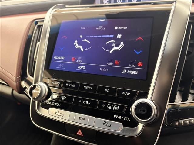 クラウンハイブリッド Ｓ　Ｃパッケージ　純正ＳＤナビ　バックカメラ　ヘッドアップディスプレイ　ＬＥＤライト　レーダークルーズコントロール　シートヒーター　衝突軽減ブレーキ　ブラインドスポットモニター　ブルーレイ再生　フルセグ　パワーシート（38枚目）