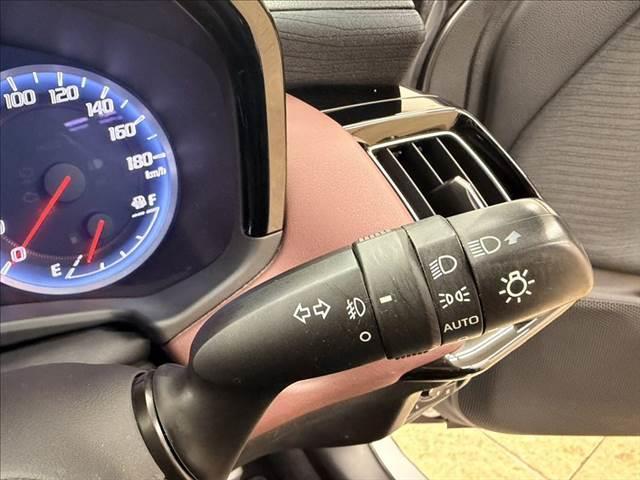 クラウンハイブリッド Ｓ　Ｃパッケージ　純正ＳＤナビ　バックカメラ　ヘッドアップディスプレイ　ＬＥＤライト　レーダークルーズコントロール　シートヒーター　衝突軽減ブレーキ　ブラインドスポットモニター　ブルーレイ再生　フルセグ　パワーシート（42枚目）