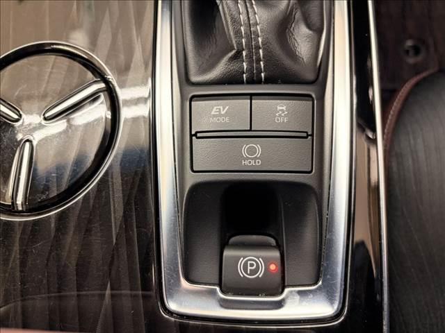 クラウンハイブリッド Ｓ　Ｃパッケージ　純正ＳＤナビ　バックカメラ　ヘッドアップディスプレイ　ＬＥＤライト　レーダークルーズコントロール　シートヒーター　衝突軽減ブレーキ　ブラインドスポットモニター　ブルーレイ再生　フルセグ　パワーシート（49枚目）