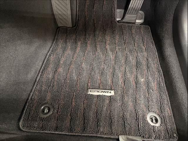 クラウンハイブリッド Ｓ　Ｃパッケージ　純正ＳＤナビ　バックカメラ　ヘッドアップディスプレイ　ＬＥＤライト　レーダークルーズコントロール　シートヒーター　衝突軽減ブレーキ　ブラインドスポットモニター　ブルーレイ再生　フルセグ　パワーシート（54枚目）