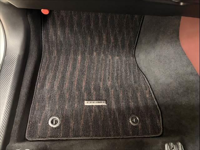 クラウンハイブリッド Ｓ　Ｃパッケージ　純正ＳＤナビ　バックカメラ　ヘッドアップディスプレイ　ＬＥＤライト　レーダークルーズコントロール　シートヒーター　衝突軽減ブレーキ　ブラインドスポットモニター　ブルーレイ再生　フルセグ　パワーシート（56枚目）