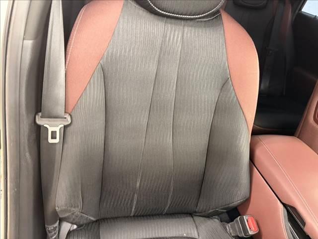 クラウンハイブリッド Ｓ　Ｃパッケージ　純正ＳＤナビ　バックカメラ　ヘッドアップディスプレイ　ＬＥＤライト　レーダークルーズコントロール　シートヒーター　衝突軽減ブレーキ　ブラインドスポットモニター　ブルーレイ再生　フルセグ　パワーシート（59枚目）