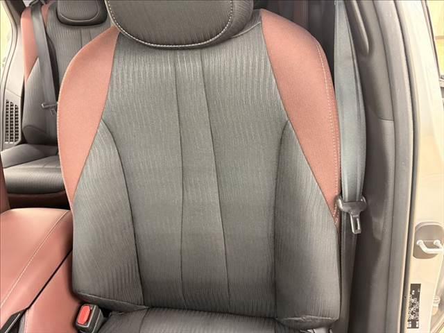 クラウンハイブリッド Ｓ　Ｃパッケージ　純正ＳＤナビ　バックカメラ　ヘッドアップディスプレイ　ＬＥＤライト　レーダークルーズコントロール　シートヒーター　衝突軽減ブレーキ　ブラインドスポットモニター　ブルーレイ再生　フルセグ　パワーシート（65枚目）