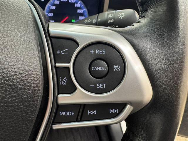 クラウンハイブリッド Ｇ　レーダークルーズコントロール　衝突軽減ブレーキ　フルセグＴＶ　Ｂｌｕｅｔｏｏｔｈ　バックカメラ　シートヒーター　シートエアコン　本革シート　パワーシート　禁煙車　ＬＥＤヘッドライト　スマートキー（6枚目）