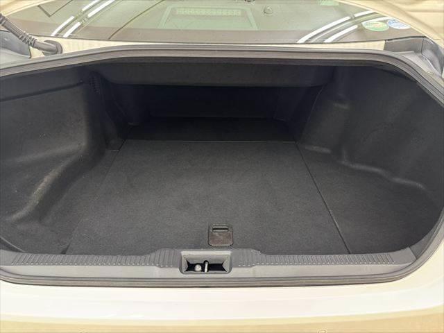 クラウンハイブリッド Ｇ　レーダークルーズコントロール　衝突軽減ブレーキ　フルセグＴＶ　Ｂｌｕｅｔｏｏｔｈ　バックカメラ　シートヒーター　シートエアコン　本革シート　パワーシート　禁煙車　ＬＥＤヘッドライト　スマートキー（12枚目）